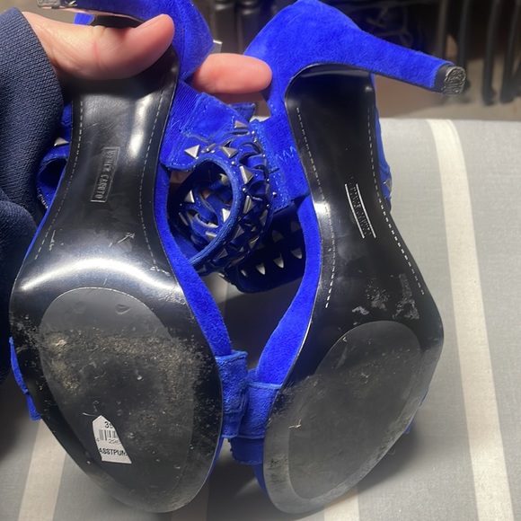 Beautiful blue studded heels - Picture 4 of 6